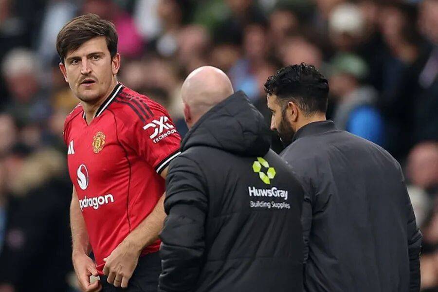 阿莫林离谱操作毁了曼联！B费踢后腰芒特打边卫，几乎场场换中卫